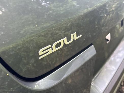 Used 2025 Kia Soul LX w/ LX Technology Package FWD image 9