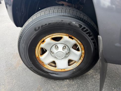 Used 2014 Toyota Tacoma 4x4 Double Cab w/ SR5 Package image 38