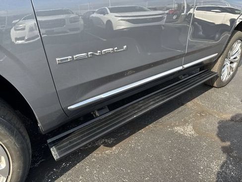 Used 2022 GMC Yukon Denali w/ Denali Reserve Package AWD/4WD image 10