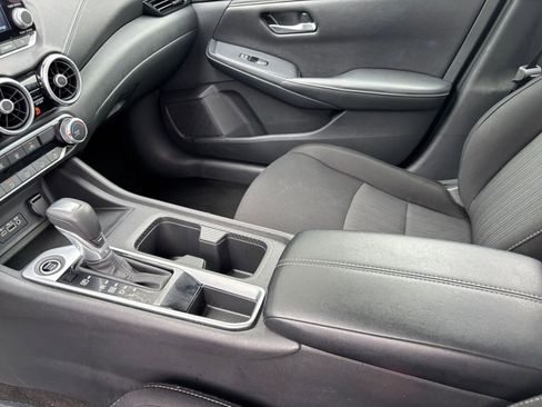 Used 2025 Nissan Sentra SV FWD image 39