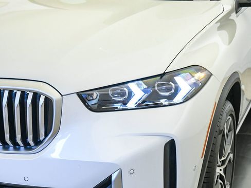 Used 2026 BMW X5 sDrive40i w/ Premium Package RWD image 9