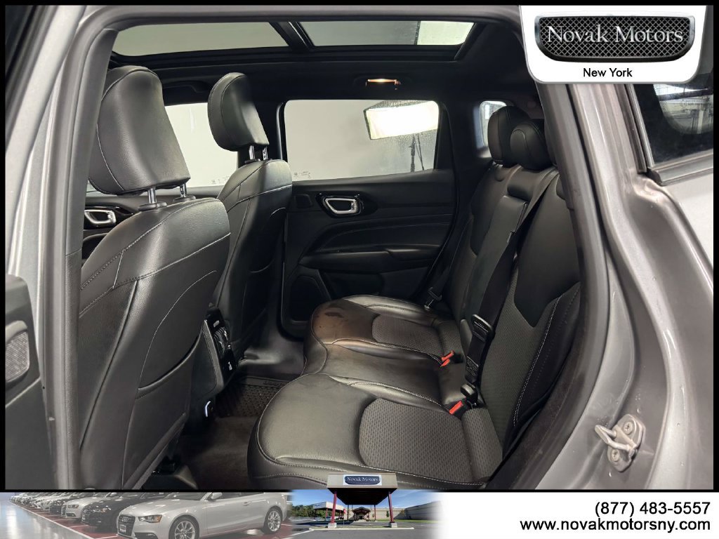 Used 2023 Jeep Compass Latitude w/ Sun and Sound Group AWD/4WD image 13