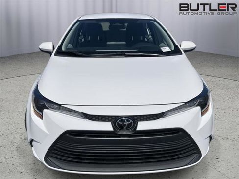 Certified 2024 Toyota Corolla LE FWD image 8