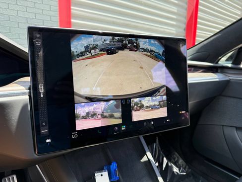 Used 2022 Tesla Model S AWD/4WD image 24