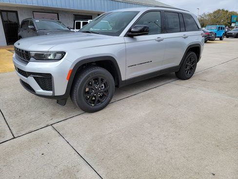 New 2026 Jeep Grand Cherokee Altitude AWD/4WD image 1