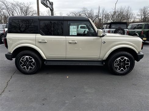 Certified 2025 Ford Bronco Outer Banks image 4