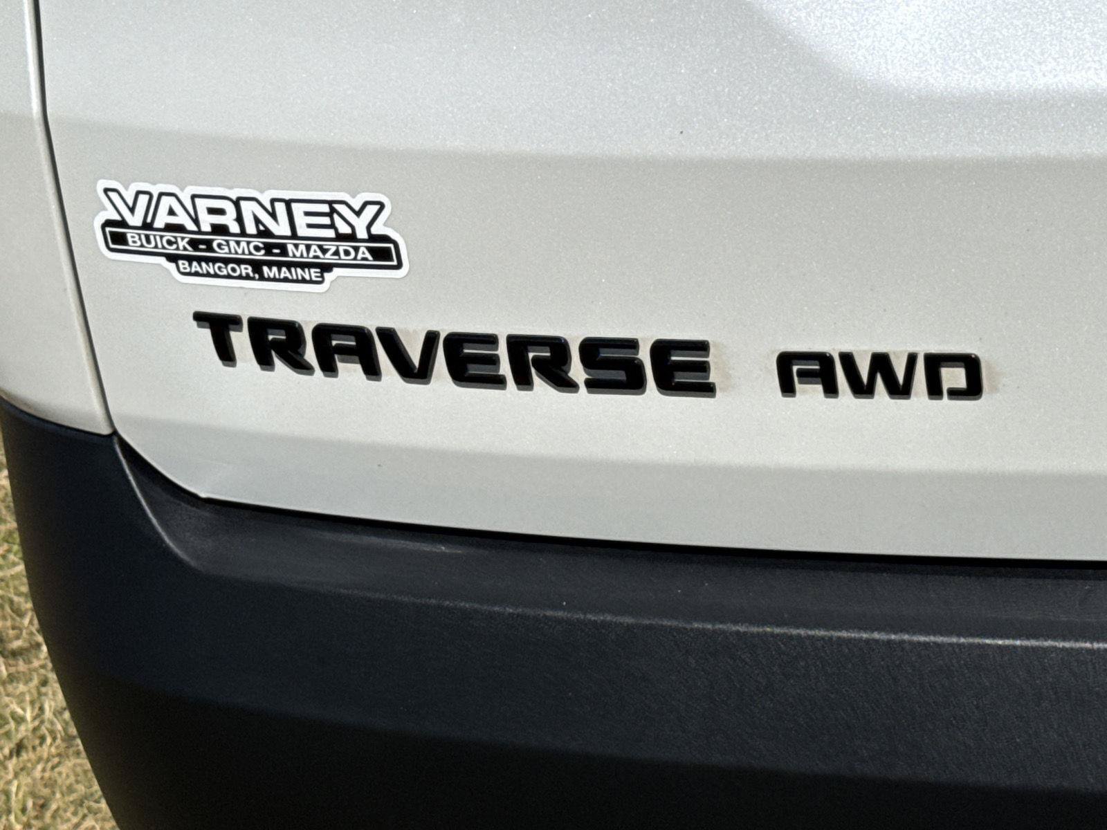Used 2023 Chevrolet Traverse RS AWD/4WD image 12