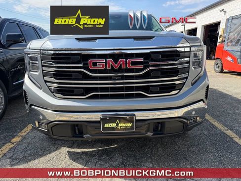 Used 2023 GMC Sierra 1500 SLT w/ SLT Premium Package image 2