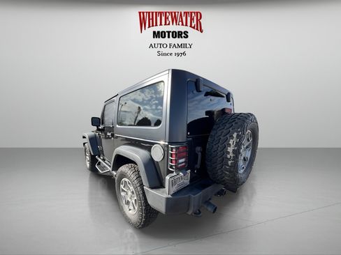 Used 2016 Jeep Wrangler Rubicon w/ Power Convenience Group AWD/4WD image 4