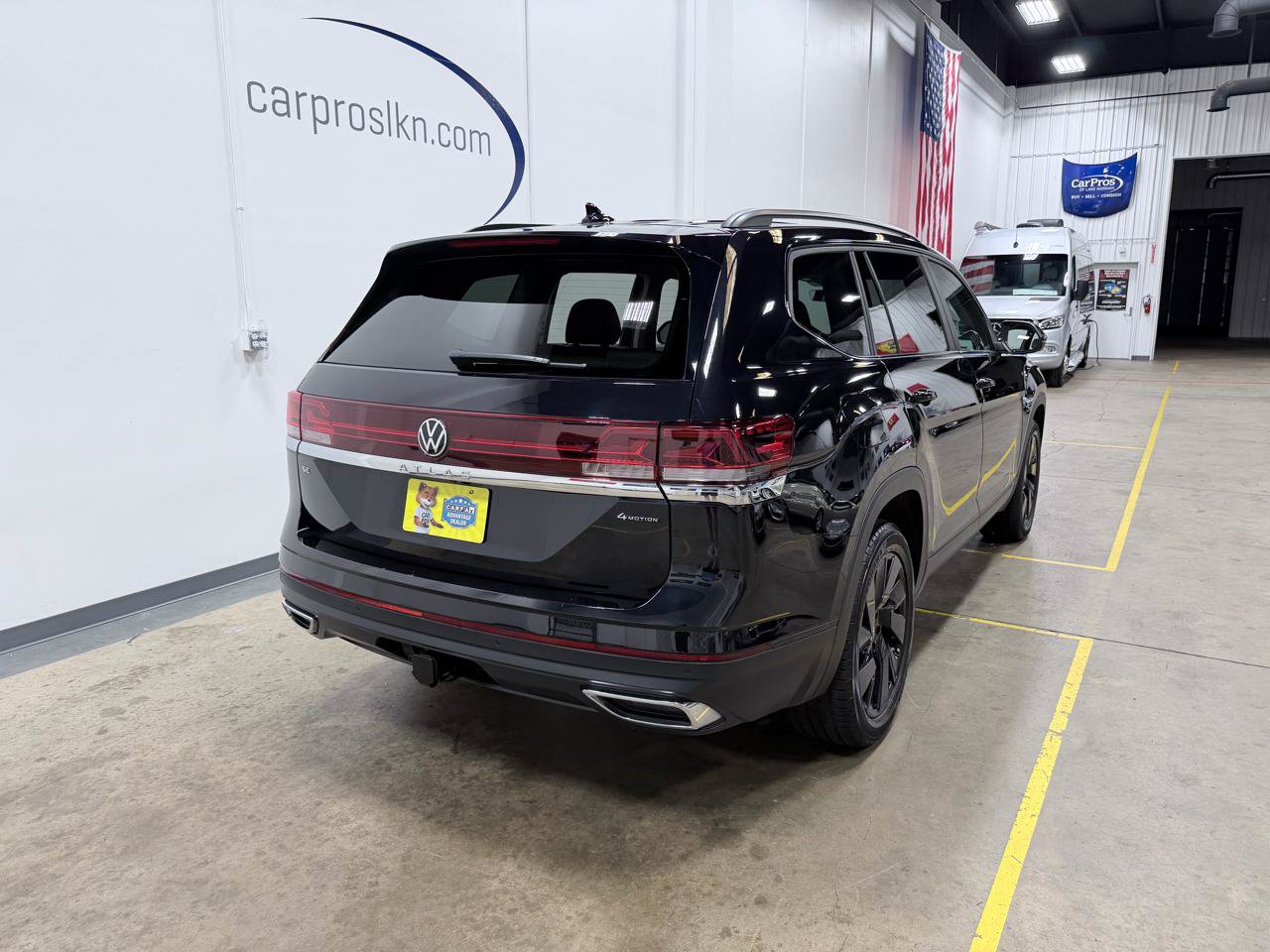 Used 2024 Volkswagen Atlas SE w/ Black Wheel Package AWD/4WD image 7