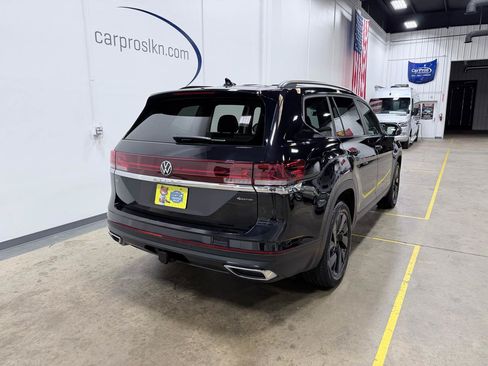 Used 2024 Volkswagen Atlas SE w/ Black Wheel Package AWD/4WD image 7