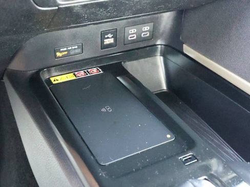 Used 2025 Toyota Camry LE FWD image 4