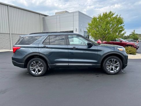 Used 2023 Ford Explorer XLT w/ Equipment Group 202A AWD/4WD image 6