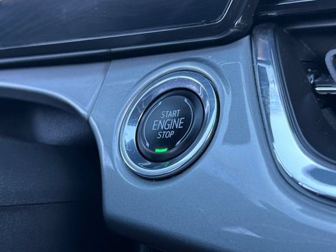 Used 2025 Chevrolet Trax LT FWD image 21