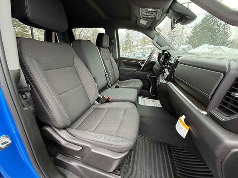 Used 2025 Chevrolet Silverado 1500 LT image 40