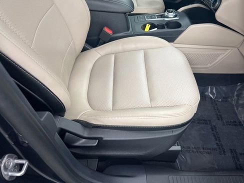 Used 2022 Ford Escape SEL w/ Technology Package image 23