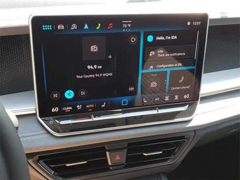 New 2025 Volkswagen Tiguan SE image 10