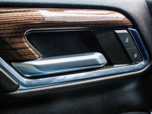 Used 2023 Chevrolet Silverado 1500 LT image 9