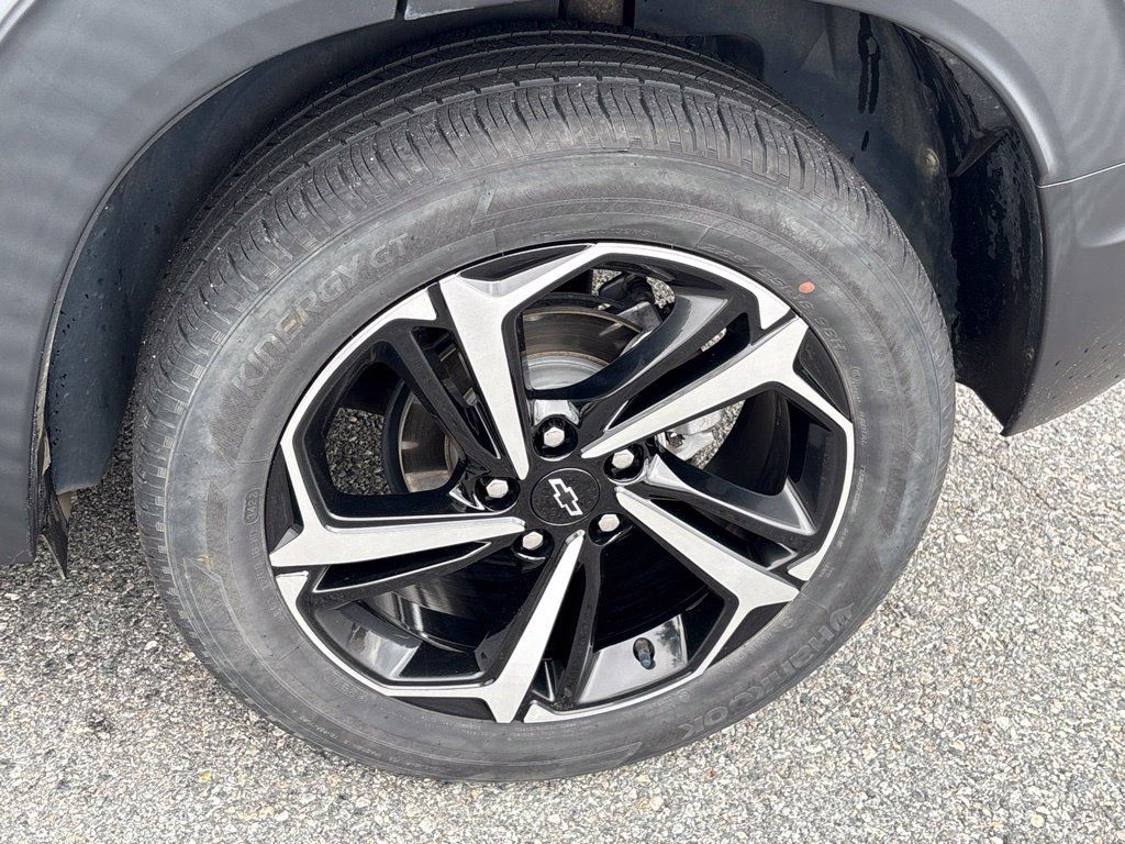 Used 2023 Chevrolet TrailBlazer RS w/ Convenience Package FWD image 13