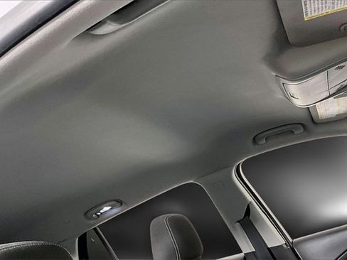 Used 2023 GMC Terrain SLE image 27