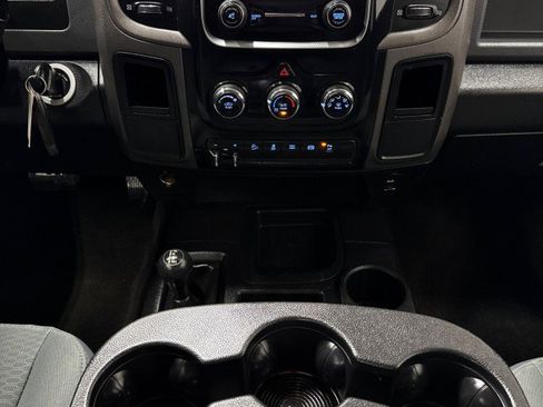 Used 2018 RAM 2500 Tradesman w/ Chrome Appearance Group image 17