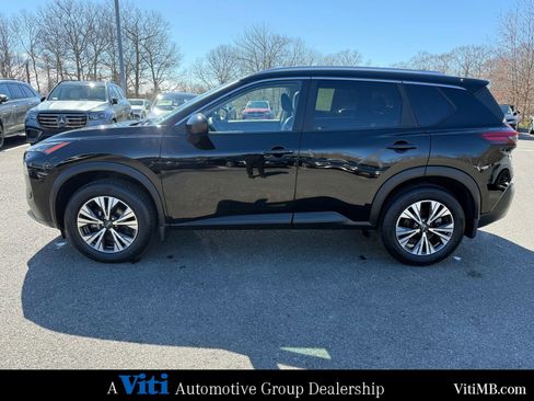 Used 2023 Nissan Rogue SV w/ SV Premium B Package image 5
