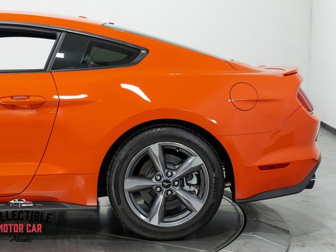 Used 2016 Ford Mustang GT Premium w/ Equipment Group 401A RWD image 38