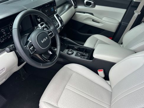 Certified 2023 Kia Sorento EX AWD/4WD image 10
