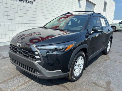 Used 2026 Toyota Corolla Cross LE FWD image 1