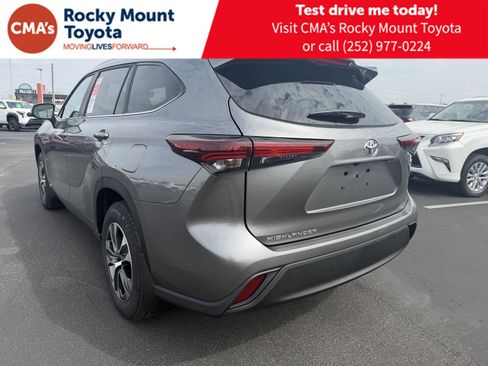 New 2026 Toyota Highlander XLE image 5