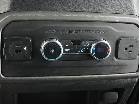 Used 2021 Ford Expedition XLT image 34