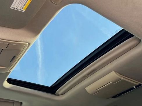 Used 2017 Chevrolet Suburban Premier image 55