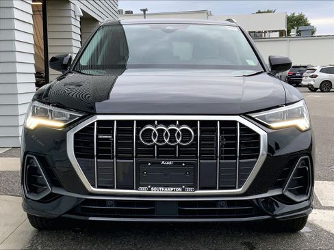 Certified 2023 Audi Q3 2.0T Premium w/ Convenience Package AWD/4WD image 2