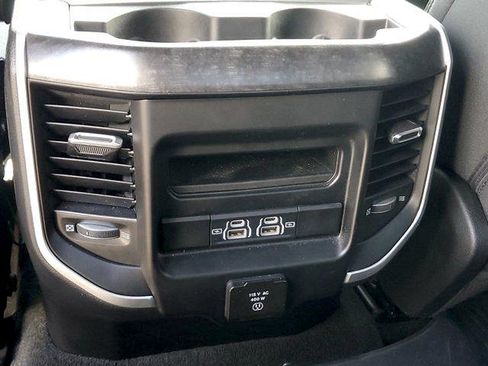 Used 2022 RAM 1500 Big Horn AWD/4WD image 16