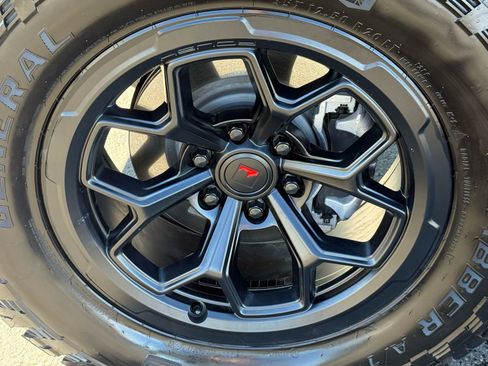 Used 2025 Ford F150 Lariat w/ Equipment Group 501A Mid image 10