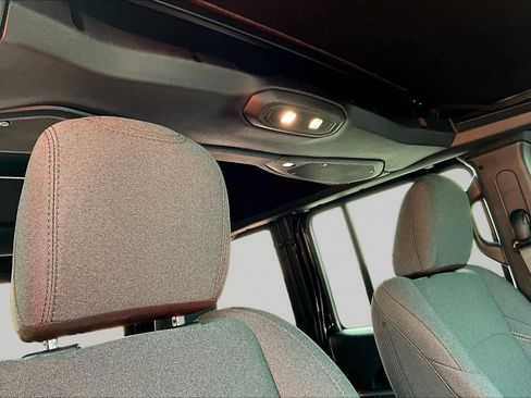 Used 2024 Jeep Wrangler Sport image 27