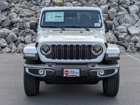 New 2026 Jeep Gladiator Sport image 2
