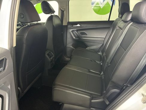 Used 2020 Volkswagen Tiguan SE w/ 3rd Row Seat Package AWD/4WD image 25
