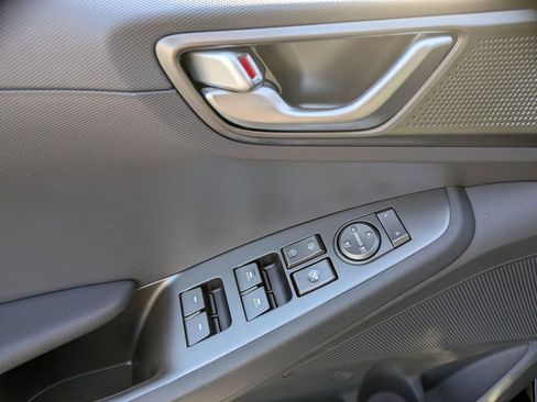 Used 2020 Hyundai Ioniq SEL image 10