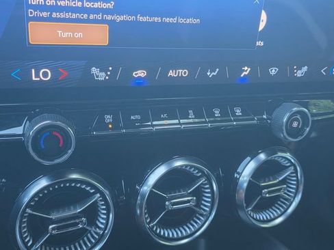 Certified 2024 Chevrolet Blazer EV LT AWD/4WD image 28