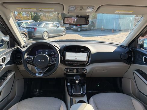 Certified 2025 Kia Soul EX image 23