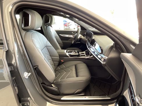 New 2026 BMW 760i xDrive w/ Executive Package image 22