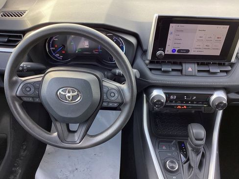 Used 2025 Toyota RAV4 XLE image 16