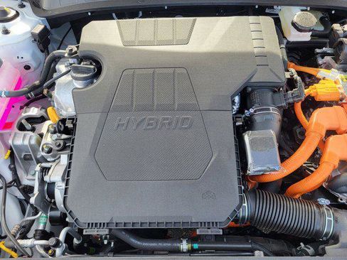 New 2025 Hyundai Elantra Limited image 35