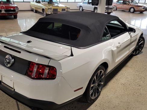 Used 2011 Ford Mustang GT Premium w/ Electronics Pkg RWD image 37