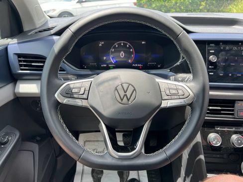 Certified 2023 Volkswagen Taos SE FWD image 16