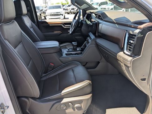 Used 2024 GMC Sierra 1500 Denali w/ Denali Reserve Package AWD/4WD image 29