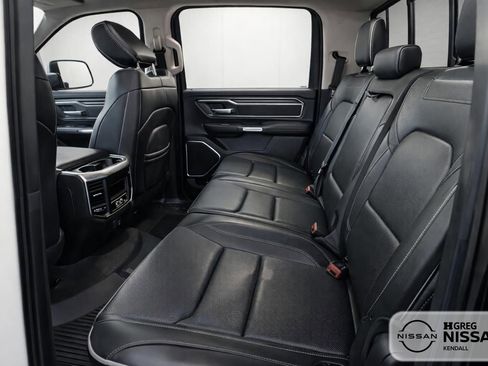 Used 2019 RAM 1500 Laramie AWD/4WD image 10