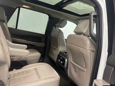 Used 2020 Ford Expedition XLT w/ Equipment Group 202A AWD/4WD image 41