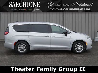New 2026 Chrysler Pacifica Select